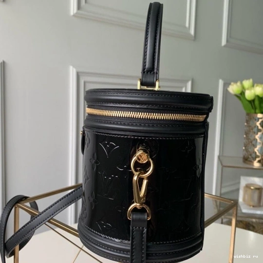 WIS CANNES LOUIS VUITTON 1026